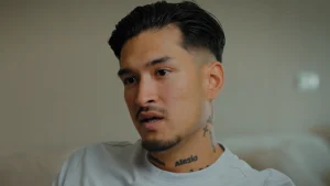 Thumbnail voor In ‘Ontvoerd’ heeft Johoral zijn zieke zoon al een jaar niet gezien: ‘Bang om te horen dat hij er niet meer is'