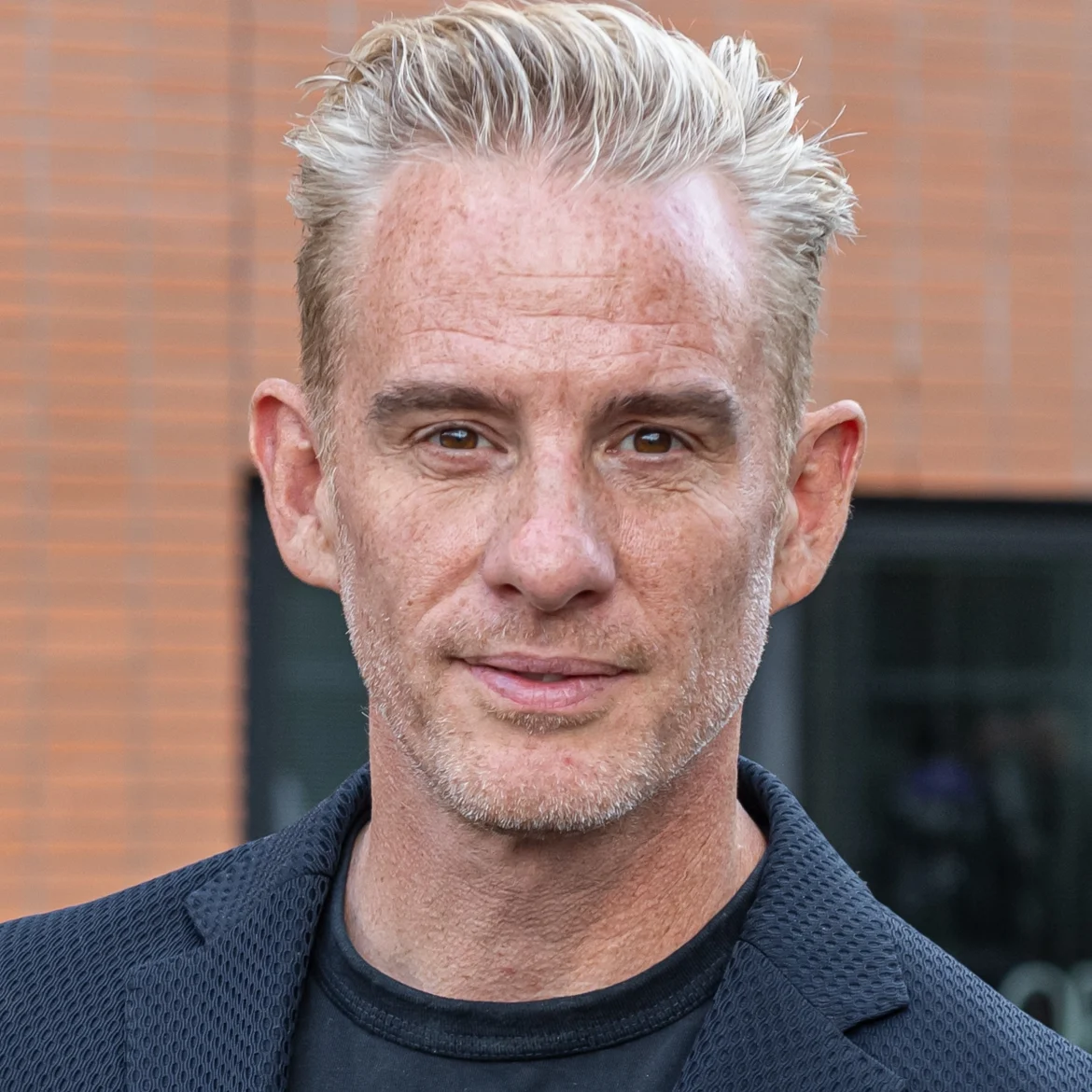 Art Rooijakkers gaat deze nieuwe realityshow presenteren bij SBS6