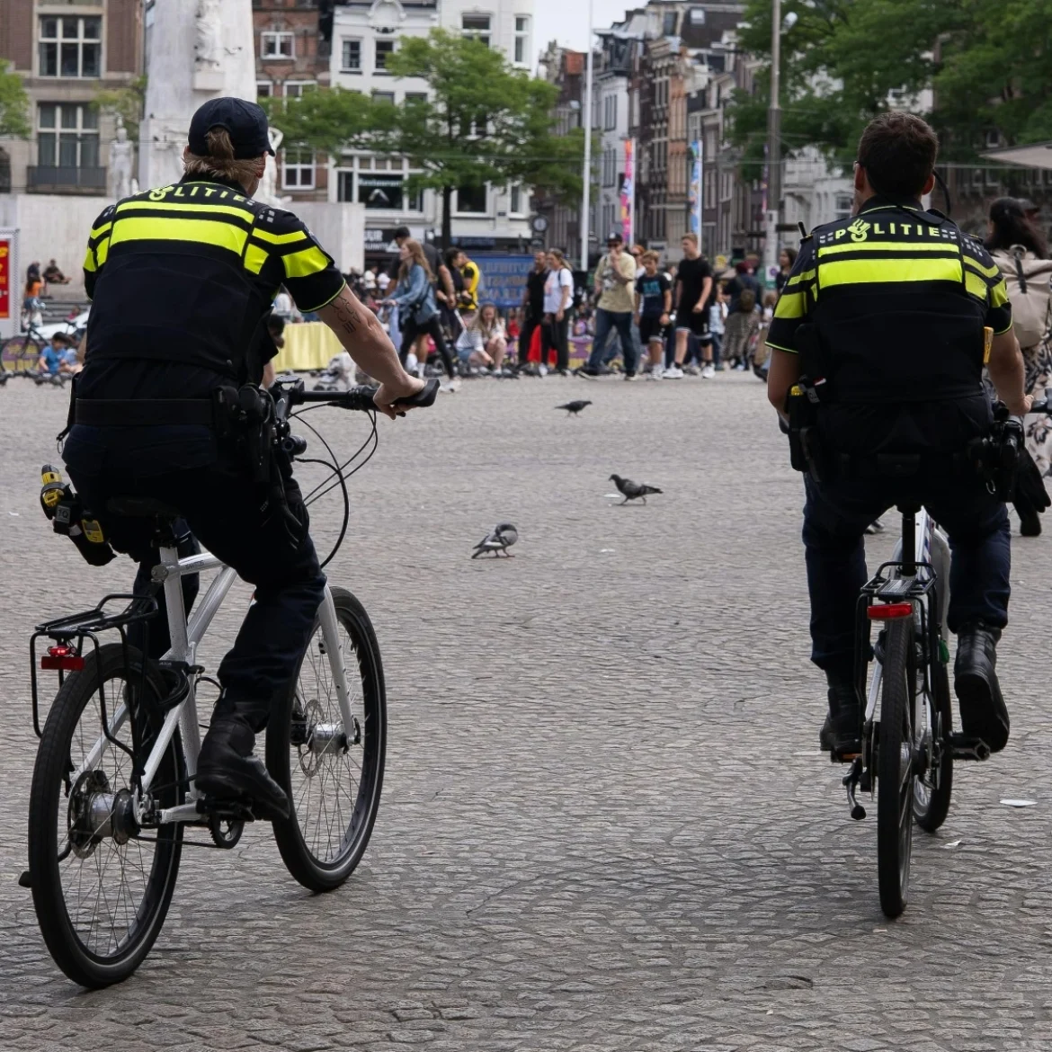 Politie op fiets AI-Zwever
