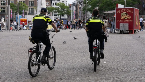 Politie op fiets AI-Zwever