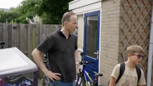 Thumbnail voor Op vakantie met zeven kinderen is een grote uitdaging voor de familie Huis: 'Ik hoef de rekening niet te zien'