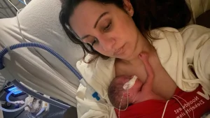 Thumbnail voor Romy werd onterecht voorbereid op stilgeboorte: 'Pas na twee weken durfde ik te hopen op een goede afloop'