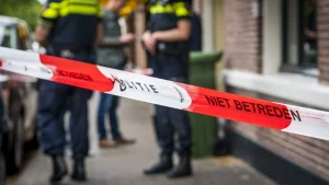 Thumbnail voor Buurt in shock na dodelijke steekpartij Zaandam, man (40) opgepakt: 'Er was een kind thuis'