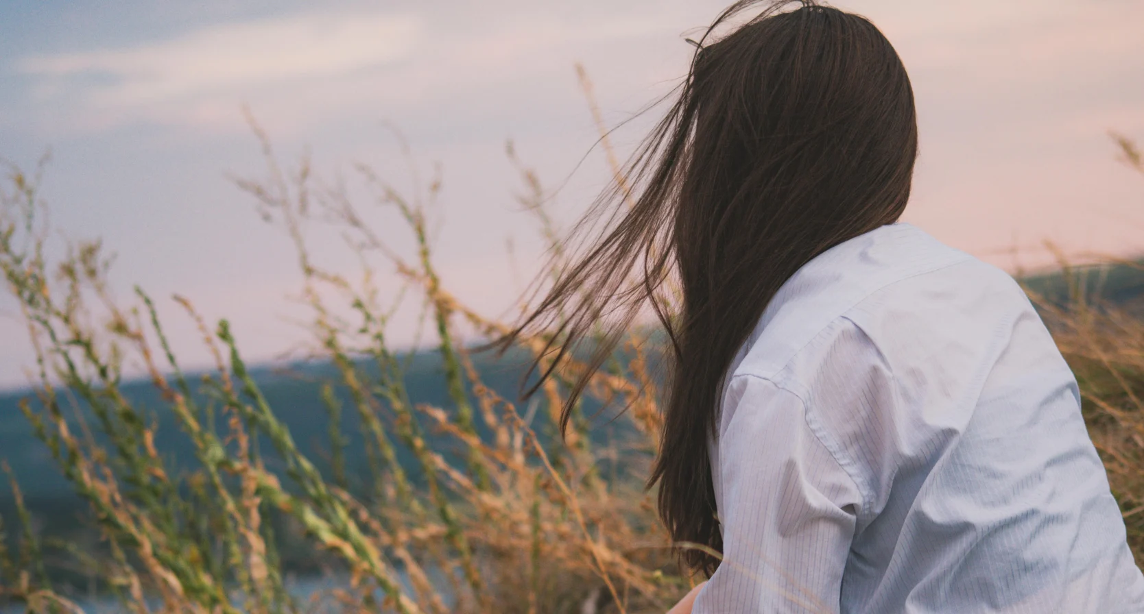 ‘Ik had nooit in dit gezin geboren moeten worden’: Sandra voelt zich haar leven lang buitenstaander