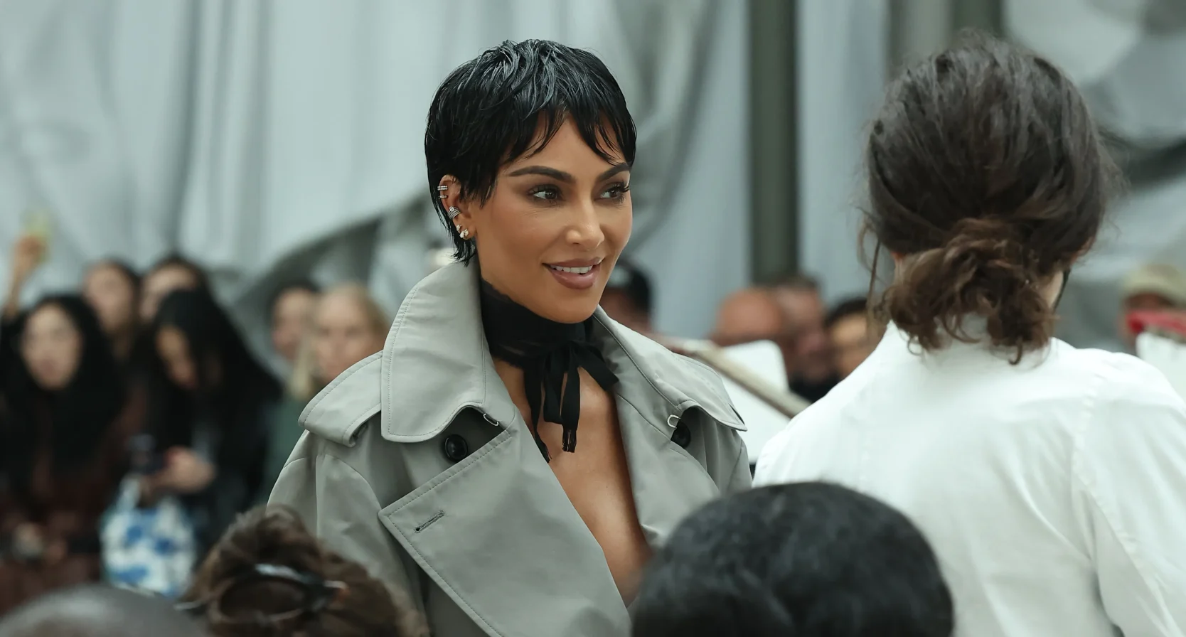 Kim Kardashian met Pixie cut
