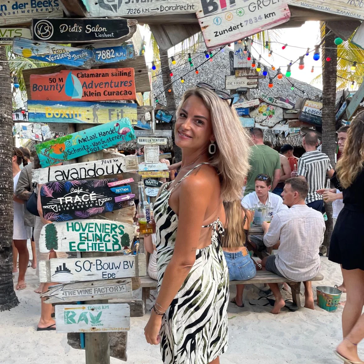 Maaike brak rug na klifsprong Curacao