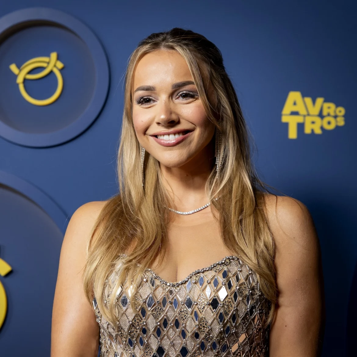 Emma Heesters en Eva Jinek winnen Televizier-Ring Impact: 'Deze award is voor mijn lotgenoten'