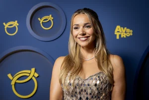 Thumbnail voor Emma Heesters en Eva Jinek winnen Televizier-Ring Impact: 'Deze award is voor mijn lotgenoten'