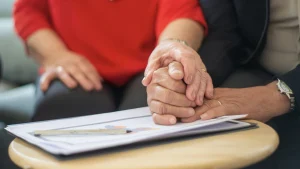 Thumbnail voor Louisa's man weigert zich te laten onderzoeken op dementie: 'Vorige week heb ik nog de politie moeten bellen'