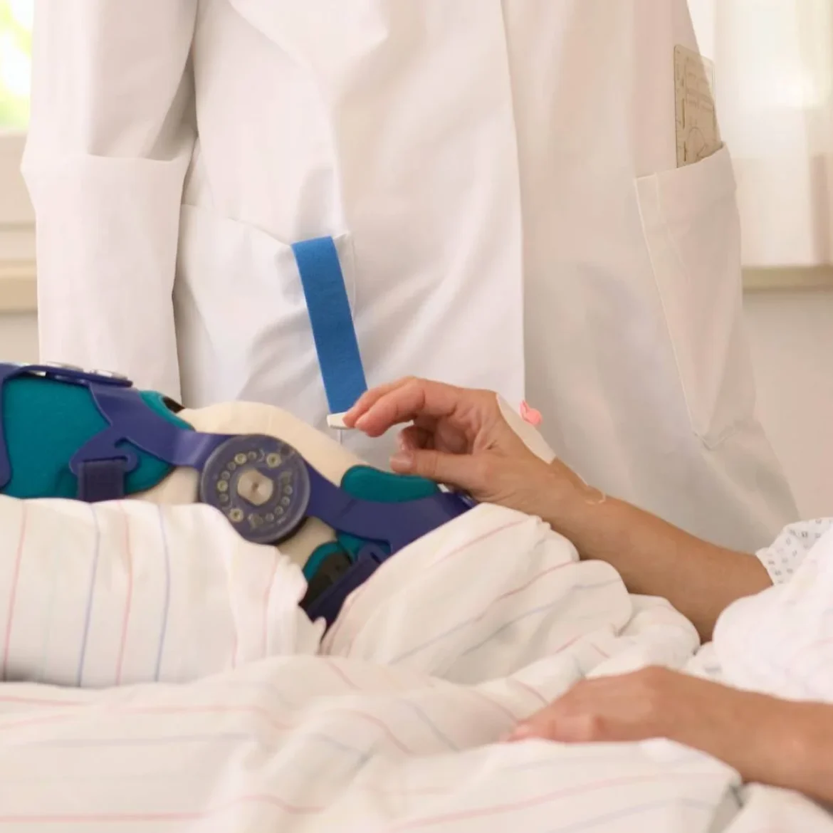 Vrouw in ziekenhuisbed | blaar