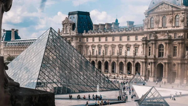 Louvre beroofd