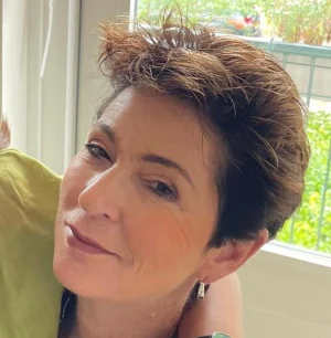 Thumbnail voor Yolanda's ooglidcorrectie ging mis: 'Mijn hoornvlies zal nooit meer herstellen, daar moet ik nu mee leven'