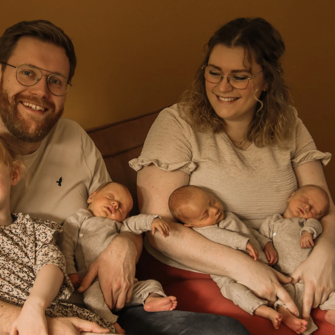 Esmay, Wessel en hun dochter en drieling