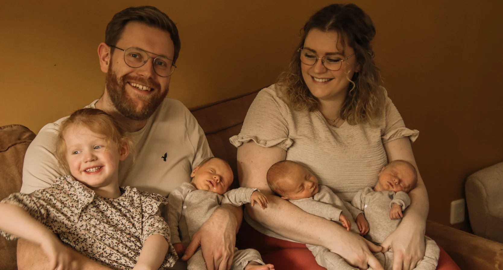 Esmay, Wessel en hun dochter en drieling