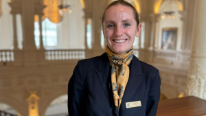 Thumbnail voor Julie regelt alles voor VIP-gasten in Amstel Hotel: ‘Sta er soms van te kijken wie binnenkomt’