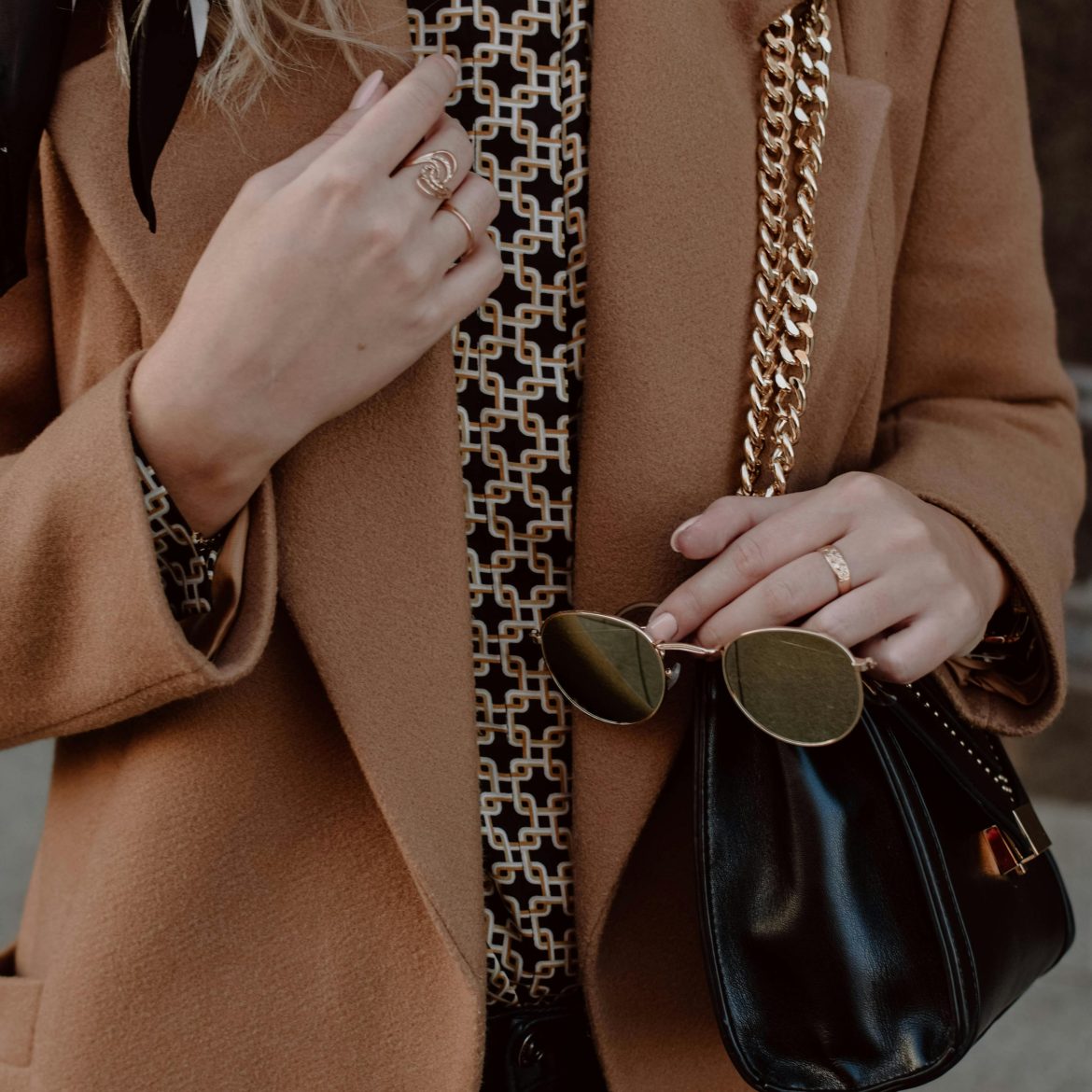 Van kleurrijke sieraden tot statementprints: met deze accessoires ben je dit najaar helemaal on-trend