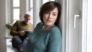 Thumbnail voor 3x 'Bedrogen Vrouw': 'Hij deed alsof-ie 'recht had op een jong, strak ding', dus in een opwelling nam ik wraak'