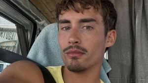 Thumbnail voor Stan motiveert mannen over gevoelens te praten: 'Ik zie jongens naar de Andrew Tate-kant gaan'