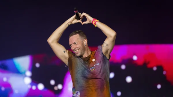 Love story alert: Chris Martin (48) en Sophie Turner (29) duiken samen op