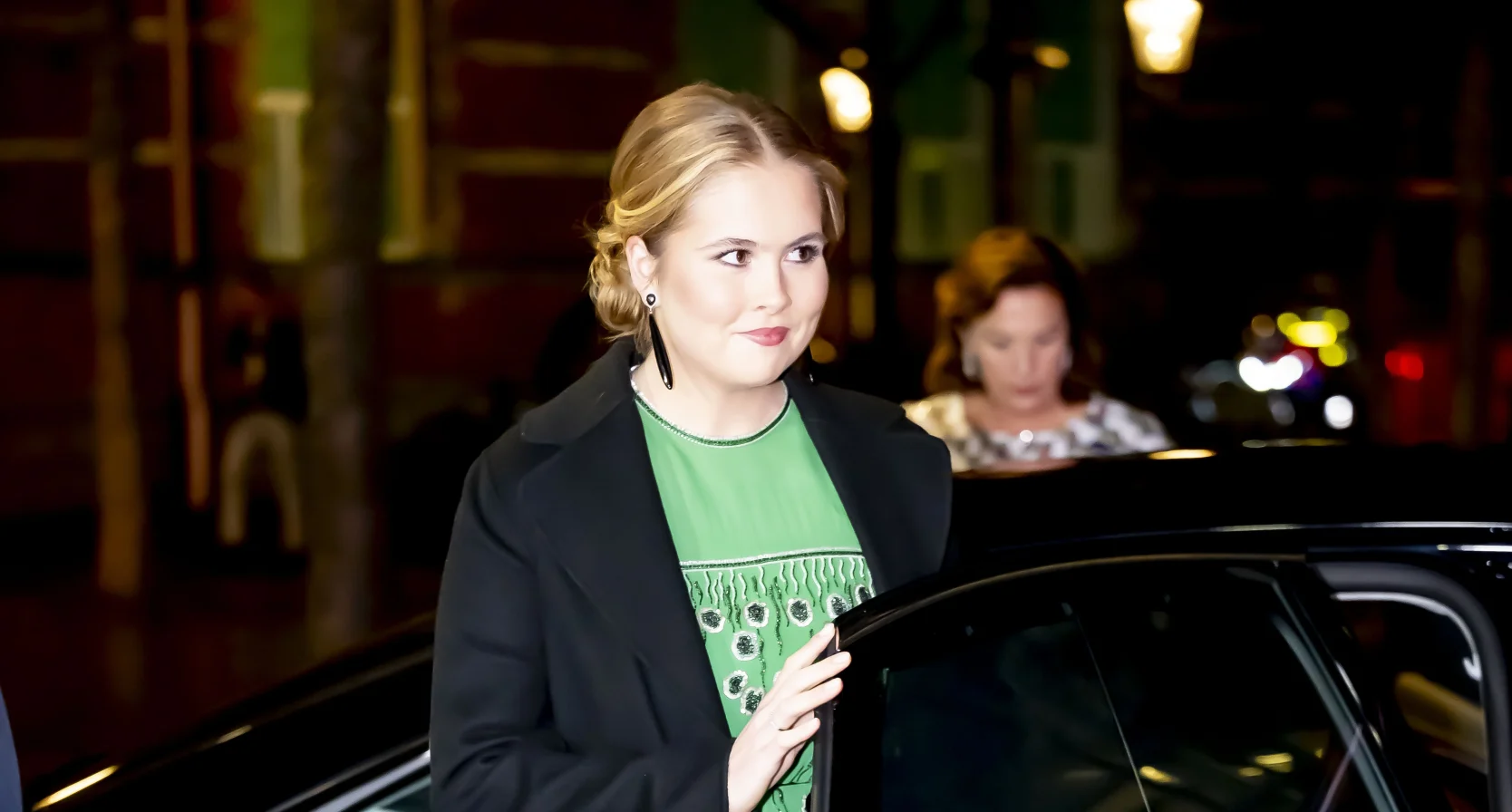 Amalia in jurk van Beatrix