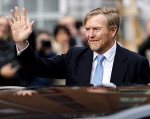 Thumbnail voor Koning Willem-Alexander spreekt zich uit over privéfoto’s van Alexia en Antoon