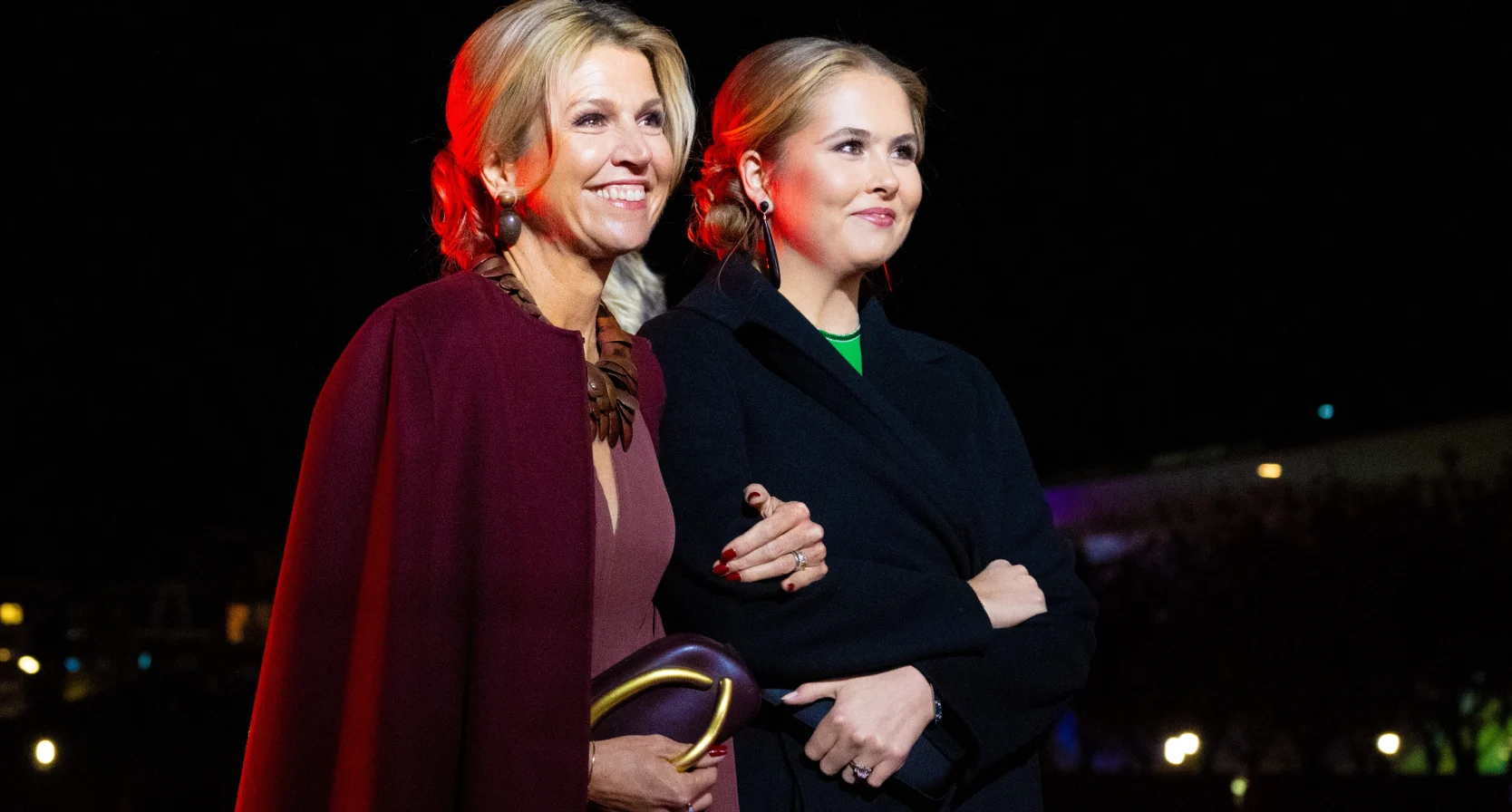Híer shop je de betaalbare clutch van koningin Máxima (die ze leende van haar dochter)