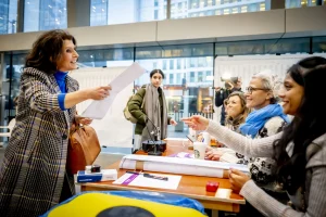 Thumbnail voor Bijverdienen tijdens de verkiezingen? Dít krijg je voor een dag werken bij een stembureau