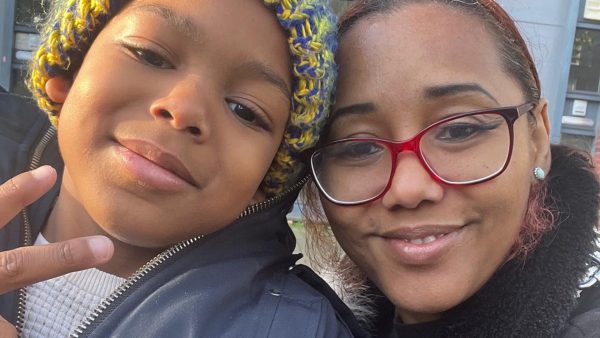 Carrelaines zoon (8) kreeg als baby een dwarslaesie: 'Ineens bewogen zijn benen niet meer'