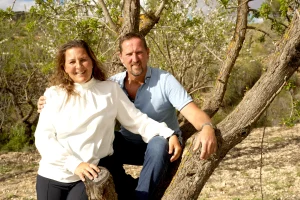 Thumbnail voor Janneke en Johan Jelies zijn ruim 20 jaar samen: 'Ons geheim is heel simpel'