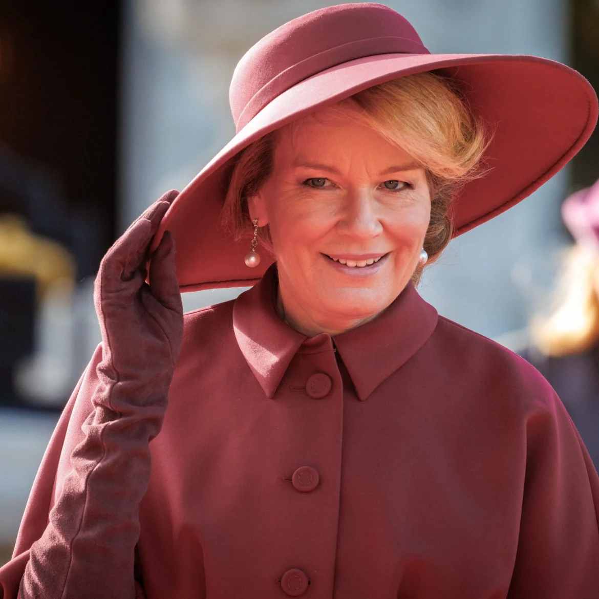 Mathilde in ton-sur-ton look