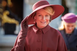 Thumbnail voor Van top tot teen in dezelfde kleur: koningin Máxima én Mathilde gaan voor de ton-sur-tonlook