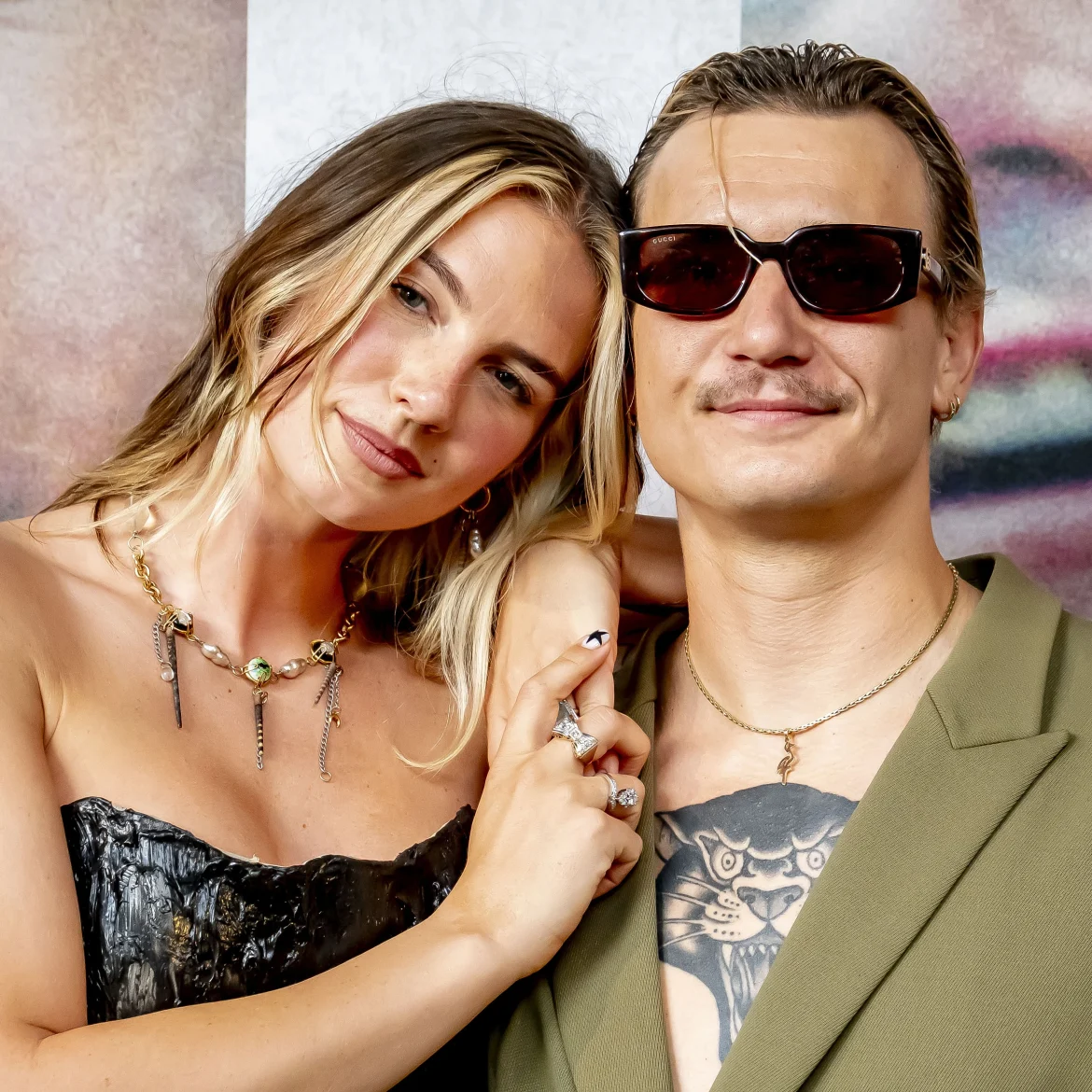 Maan en Karel gaan op reis