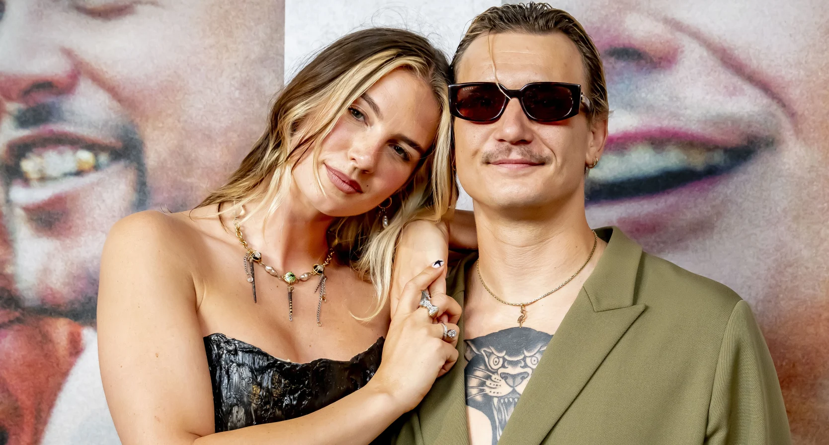 Maan en Karel gaan op reis