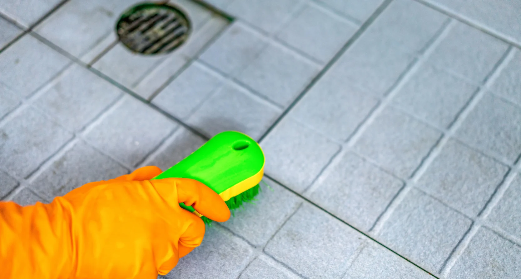 Doucheput schoonmaken