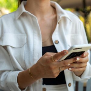 Thumbnail voor Een Tikkie had Louise na zware traumabehandeling niet verwacht: 'Ze had het echt helemaal uitgerekend'