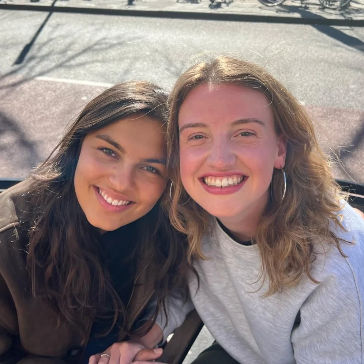 Anna en Senna van het Junior Songfestival