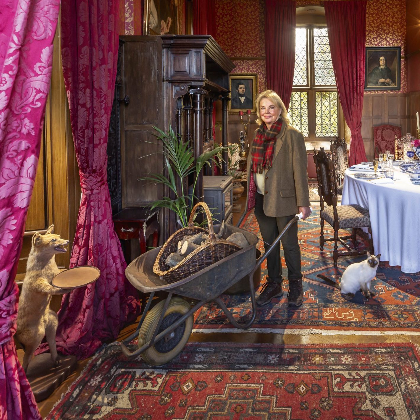 Karin (64): ‘Er zijn bezoekers die stelen of tegen een oud wanddoek leunen’