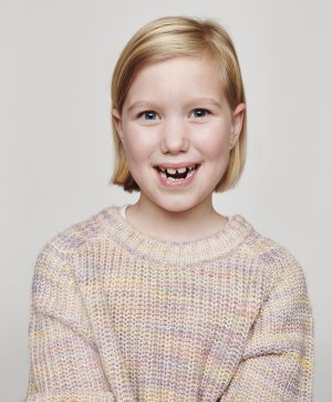 Thumbnail voor Jintes moeder: ‘De tandarts zegt dat haar tanden nog recht kunnen gaan staan als haar kaak gaat groeien’