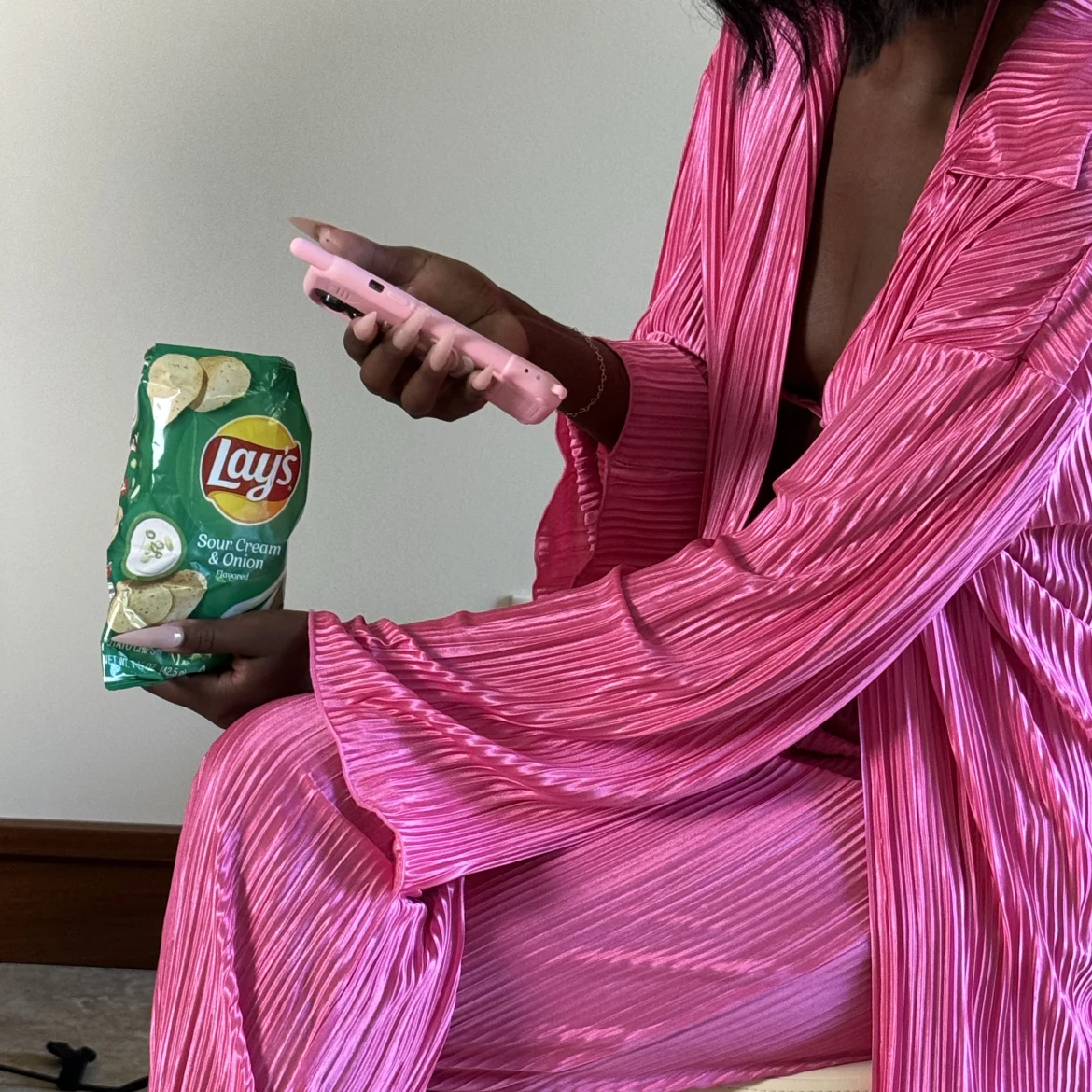 Tikkie te veel Kendra klasgenoot zakje chips