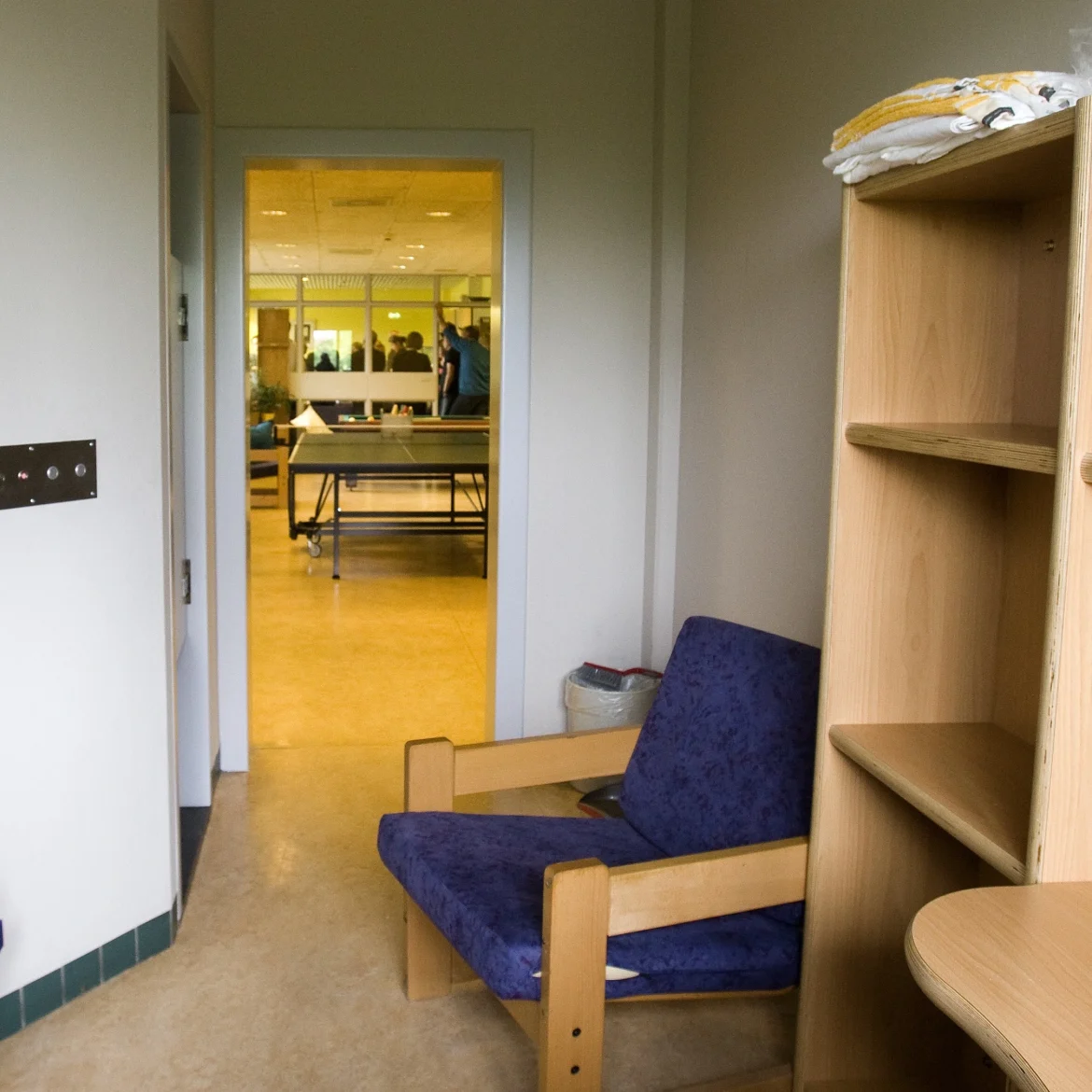 Illustratief beeld van een kamer bij bericht over medewerker tbs-kliniek