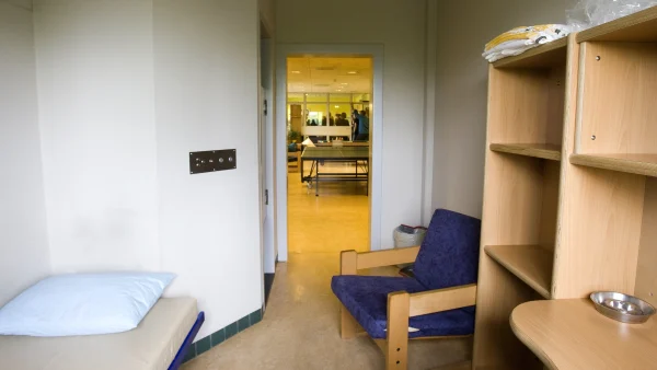 Illustratief beeld van een kamer bij bericht over medewerker tbs-kliniek