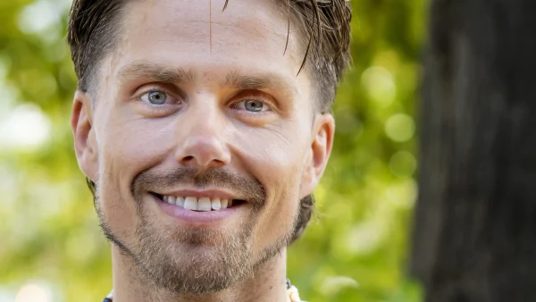 De vriendin van André Hazes is vandaag jarig. Noa Braaf is 25 geworden en daar wijdt André een post aan.