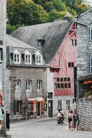 Thumbnail voor Weekend weg? Deze sprookjesachtige stad in België is in de herfst en winter op z'n allermooist