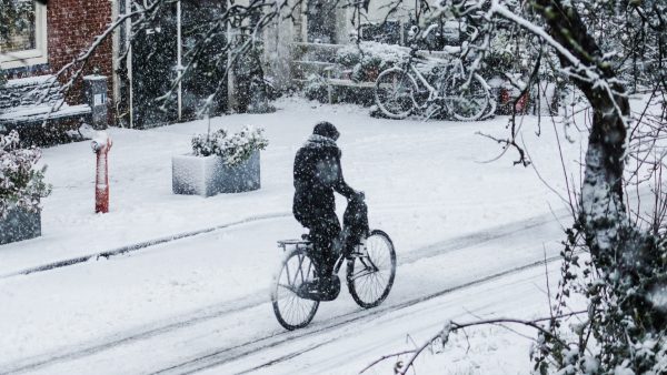 Heel Nederland ontwaakt zondag in een witte wereld: sneeuw op komst