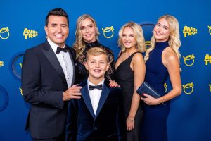 Thumbnail voor Jan Smit viert de liefde: 'Al 14 jaar mag ik deze schoonheid officieel mijn vrouw noemen'