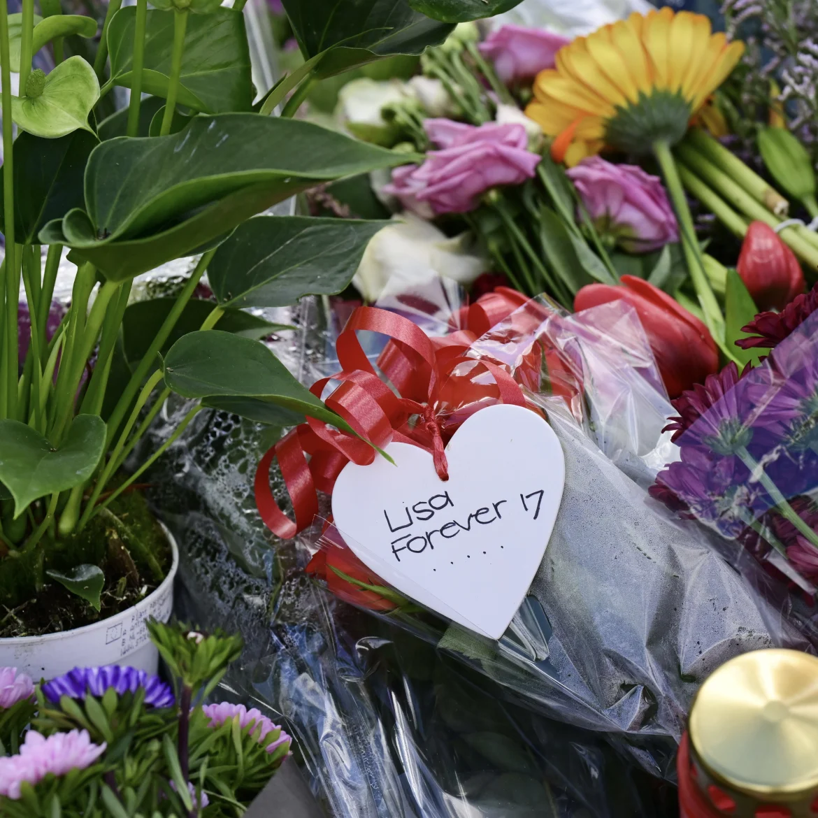 bloemenzee voor vermoorde Lisa