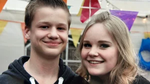 Thumbnail voor Iris verloor haar broer (19) door steekpartij tijdens huisfeest: 'Hij wilde een ruzie sussen'