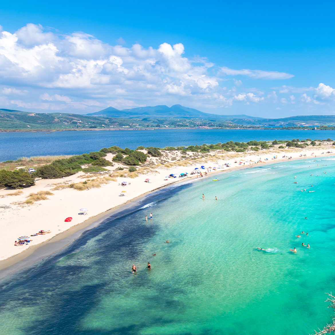 Déze minder bekende plek in Griekenland voelt als een paradijselijk eiland - maar dan zonder de drukte