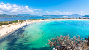 Thumbnail voor Déze minder bekende plek in Griekenland voelt als een paradijselijk eiland - maar dan zonder de drukte