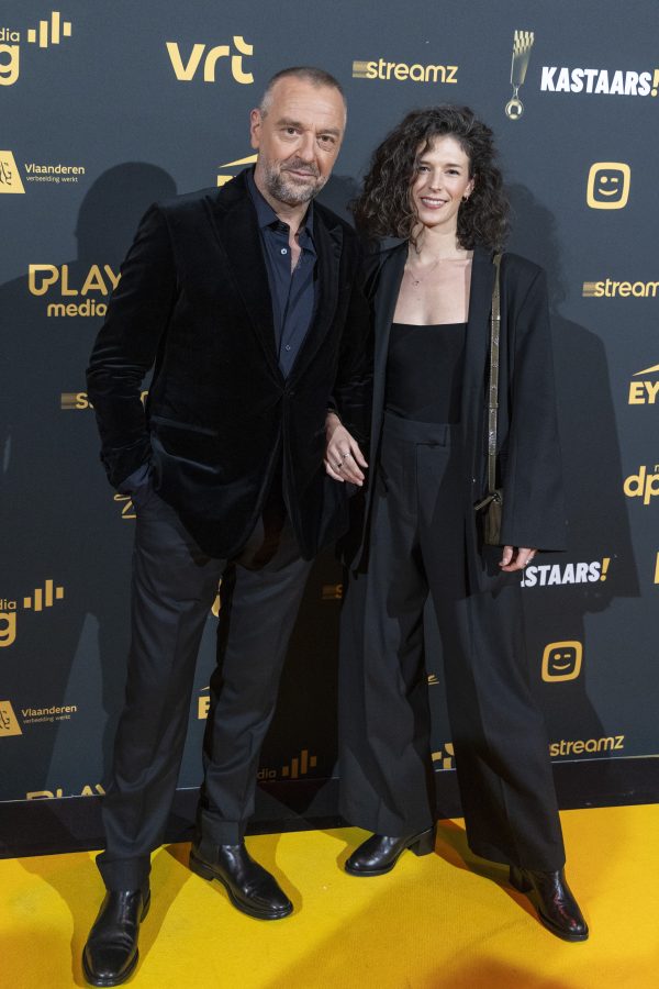 Television maker Tom Waes pictured during the second edition of the 'Kastaars!', Flemish media awards, in Puurs, Saturday 27 January 2024. Media companies and broadcasters VRT, DPG Media and Play Media and streaming platform Streamz are joining forces for these media prices. BELGA PHOTO NICOLAS MAETERLINCK